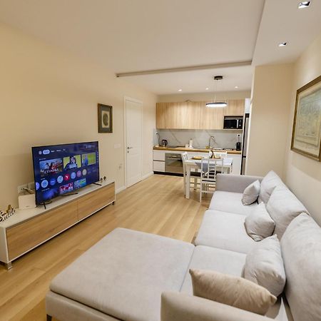 Luxury Center Observatori Apartment Tirana Bagian luar foto