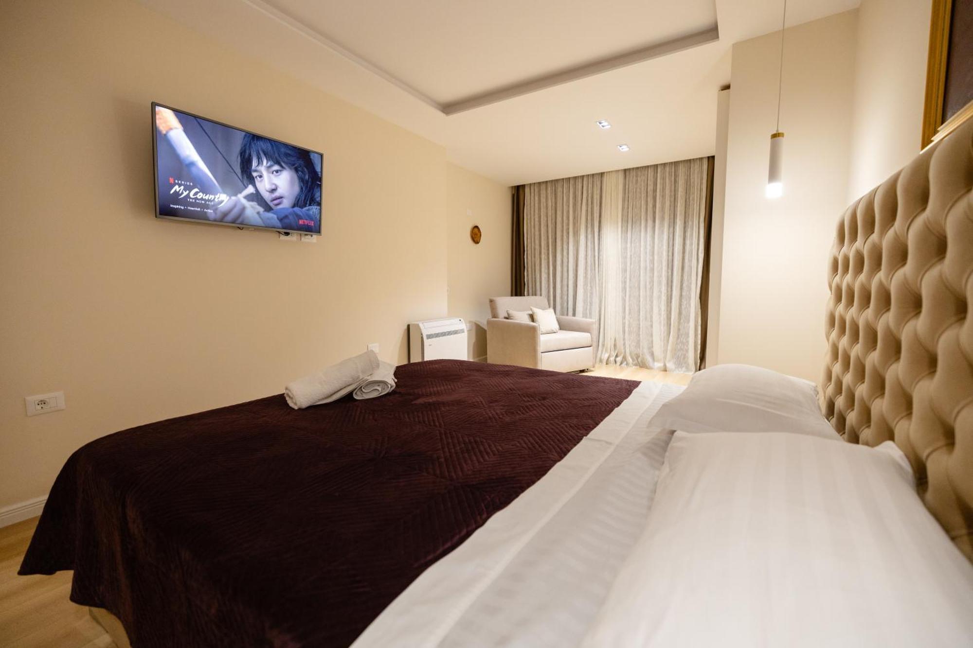 Luxury Center Observatori Apartment Tirana Bagian luar foto