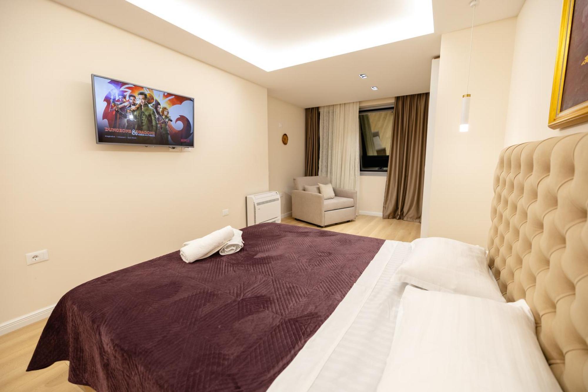 Luxury Center Observatori Apartment Tirana Bagian luar foto