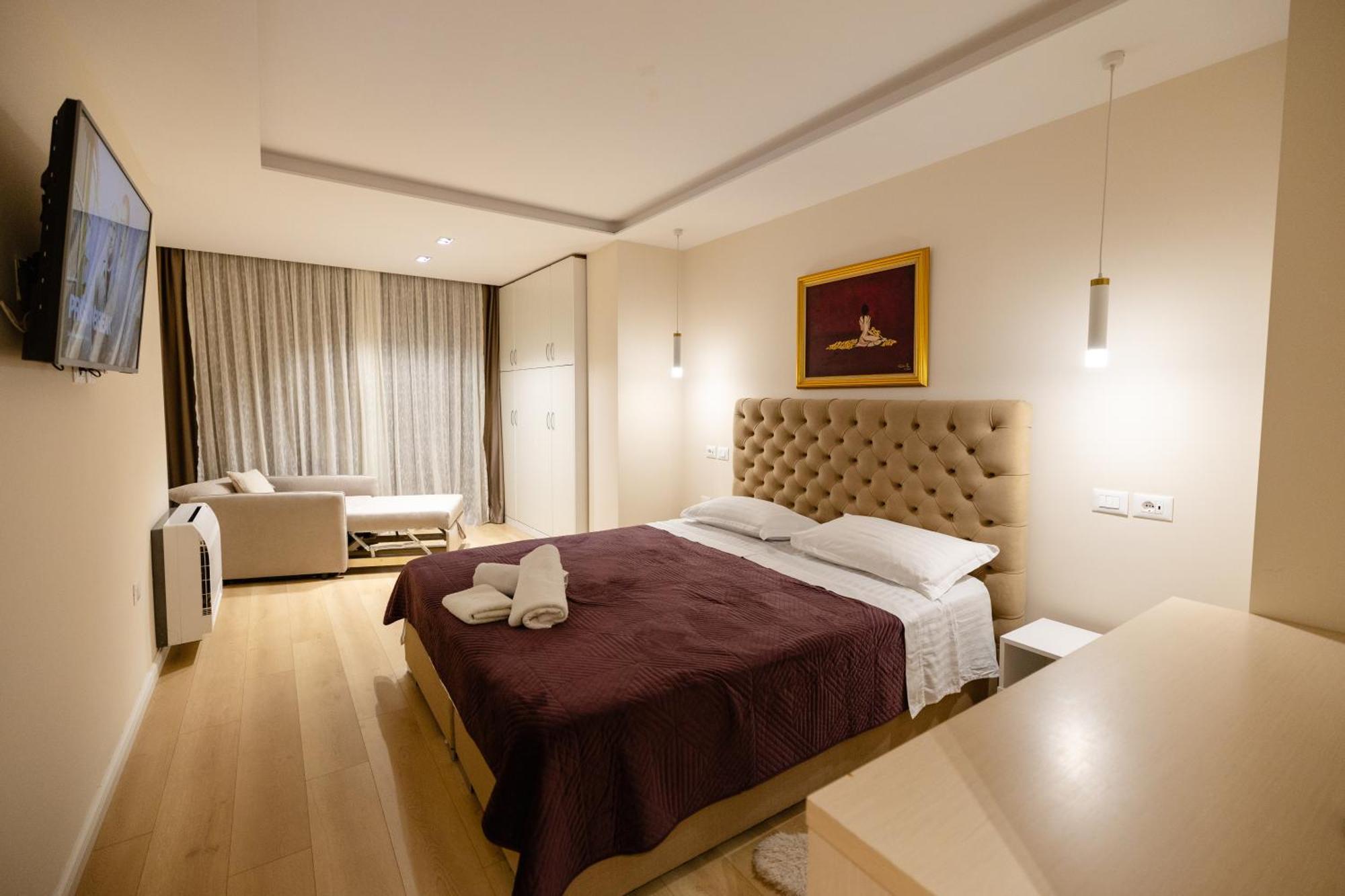 Luxury Center Observatori Apartment Tirana Bagian luar foto