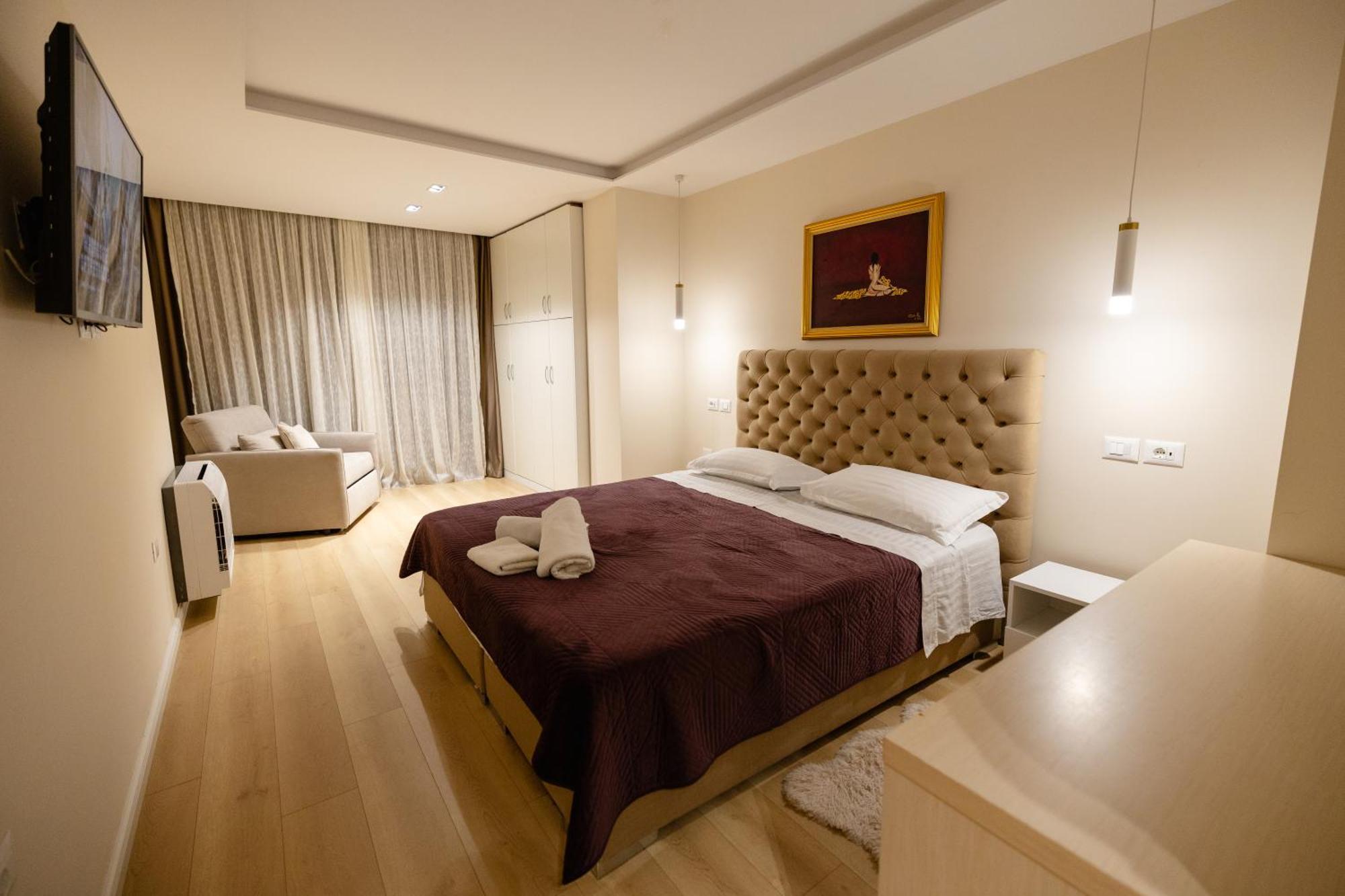 Luxury Center Observatori Apartment Tirana Bagian luar foto