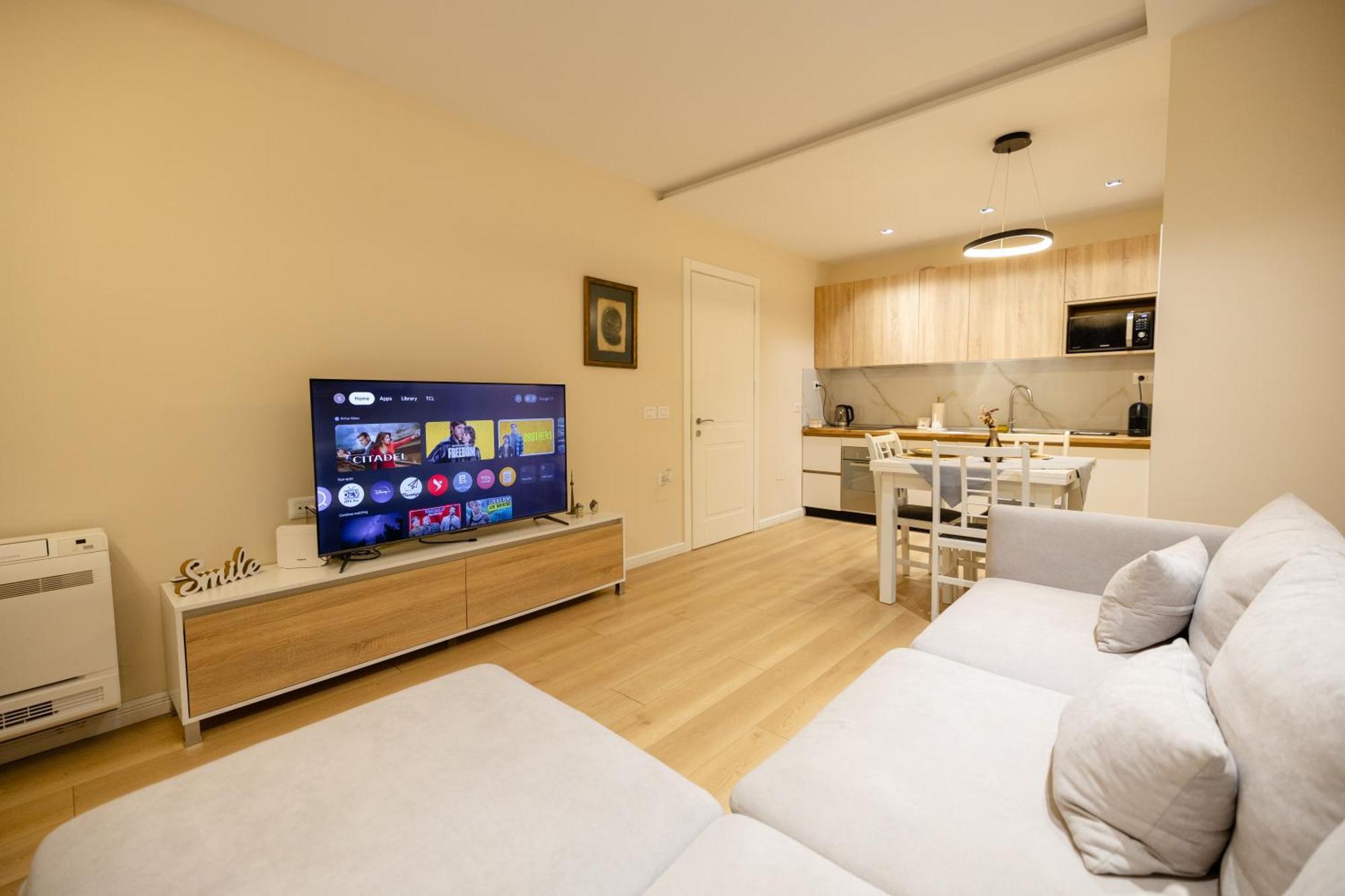 Luxury Center Observatori Apartment Tirana Bagian luar foto