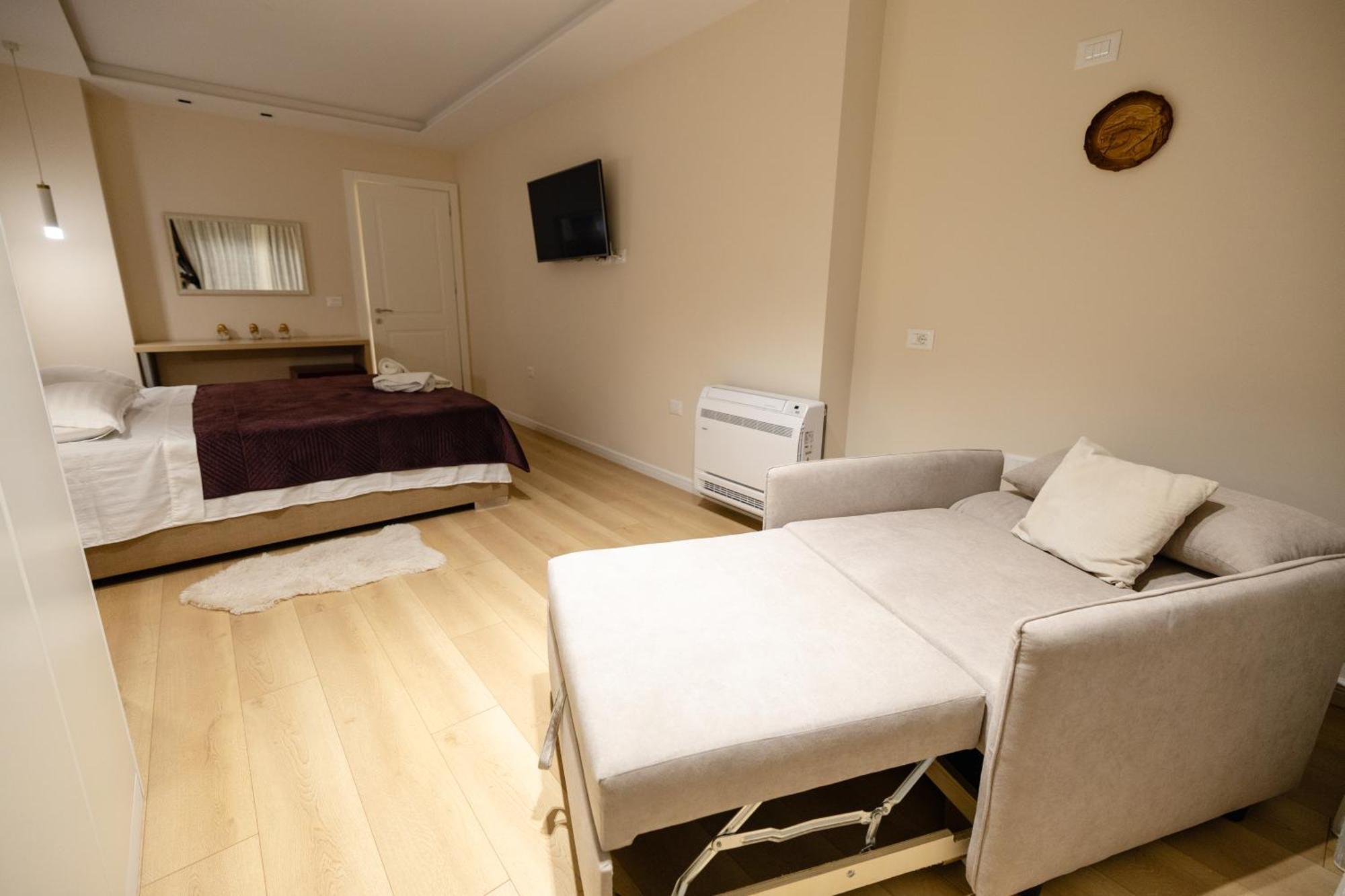 Luxury Center Observatori Apartment Tirana Bagian luar foto