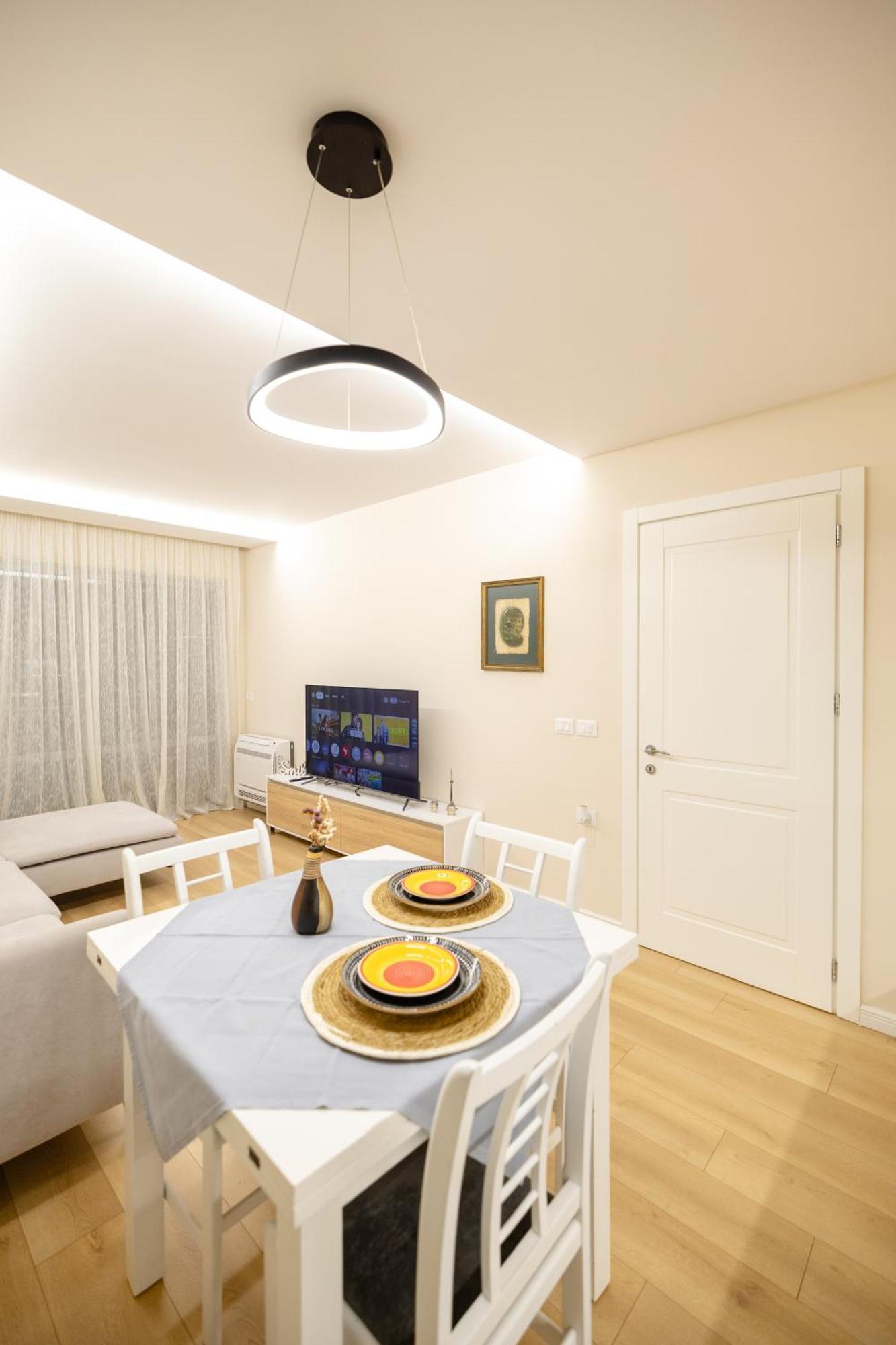 Luxury Center Observatori Apartment Tirana Bagian luar foto