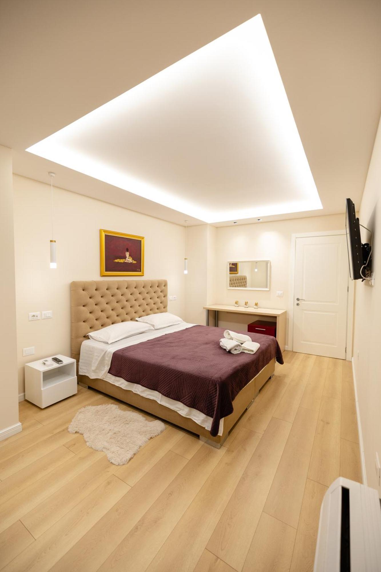 Luxury Center Observatori Apartment Tirana Bagian luar foto