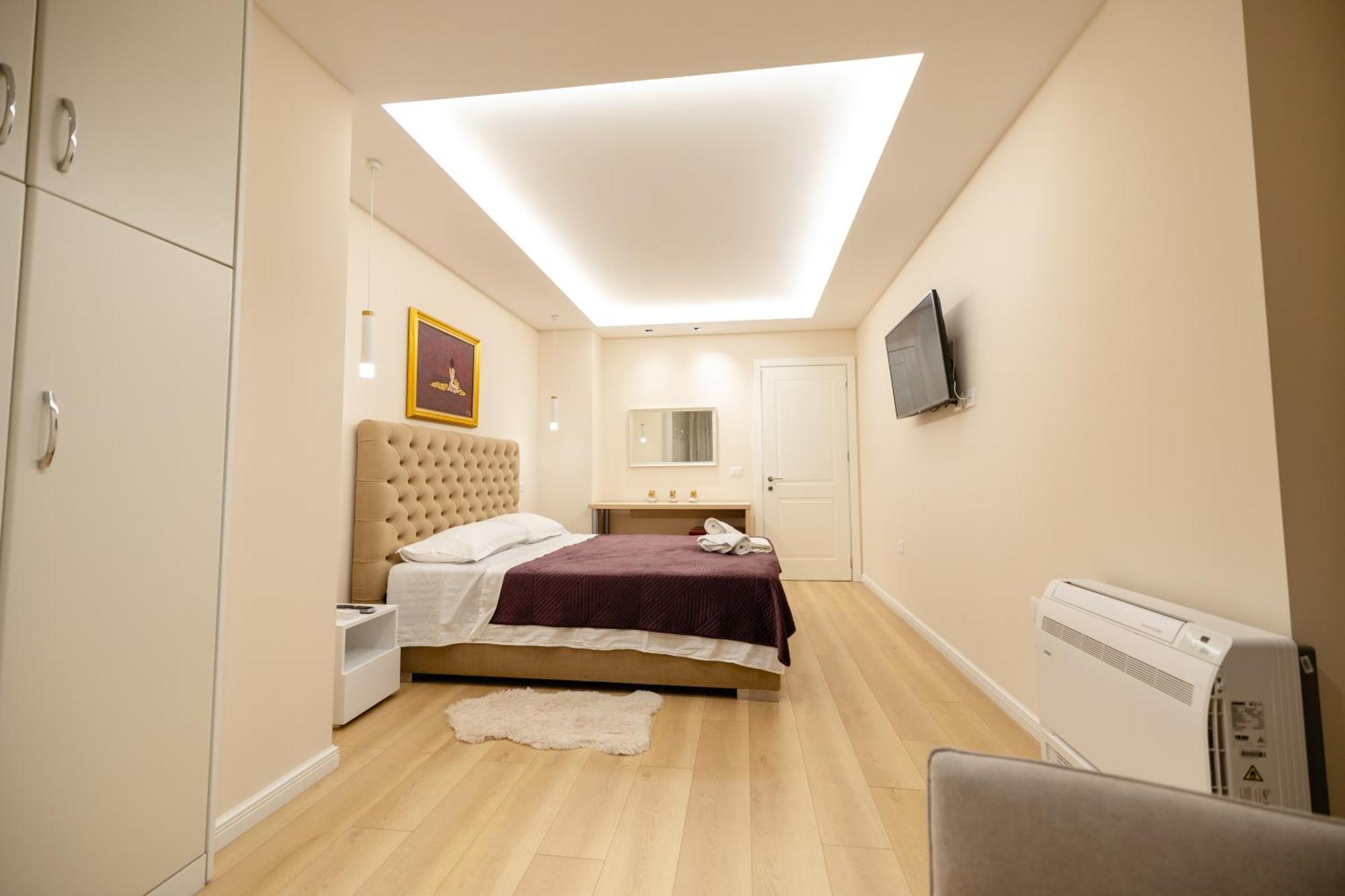 Luxury Center Observatori Apartment Tirana Bagian luar foto