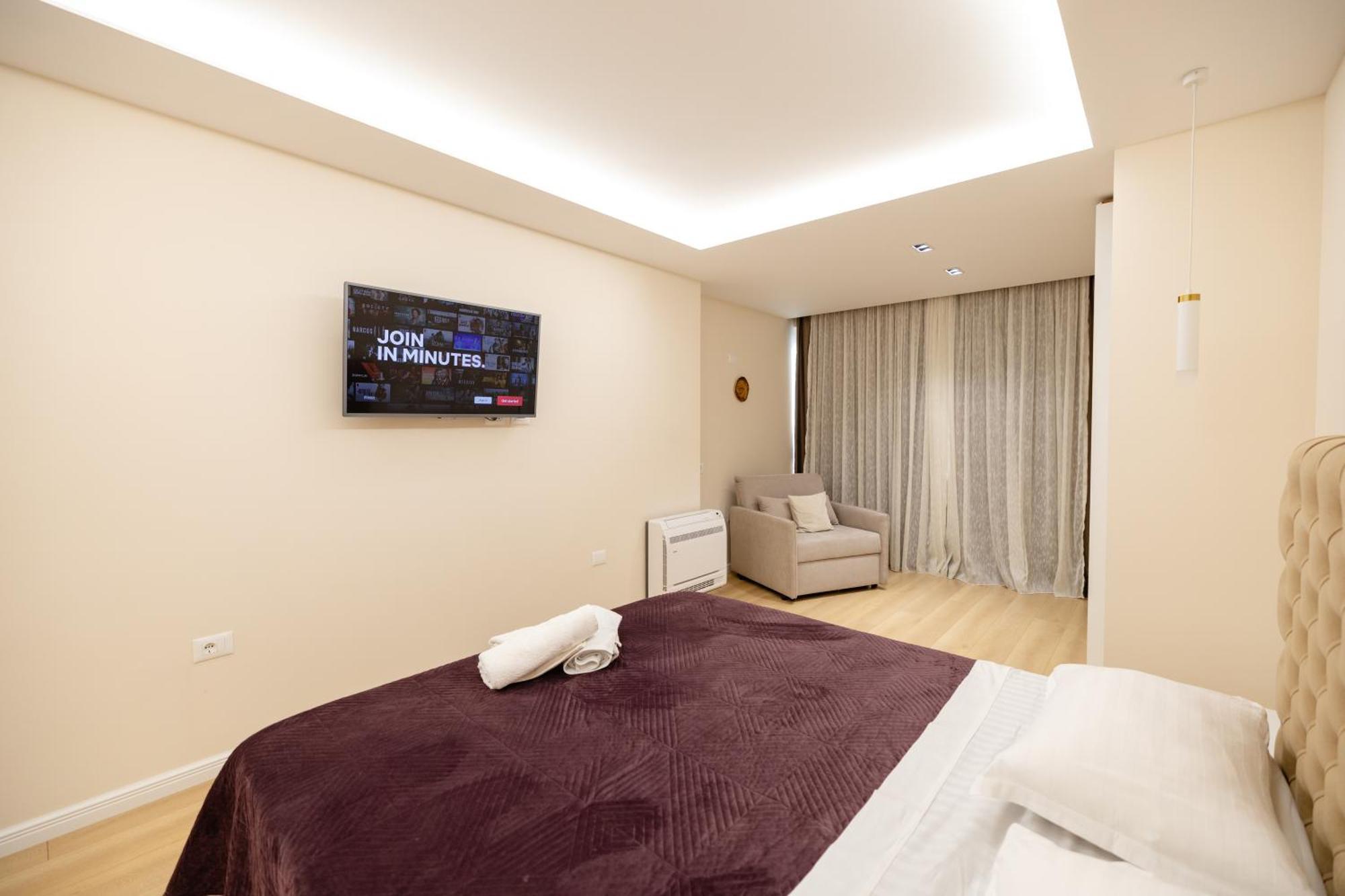 Luxury Center Observatori Apartment Tirana Bagian luar foto
