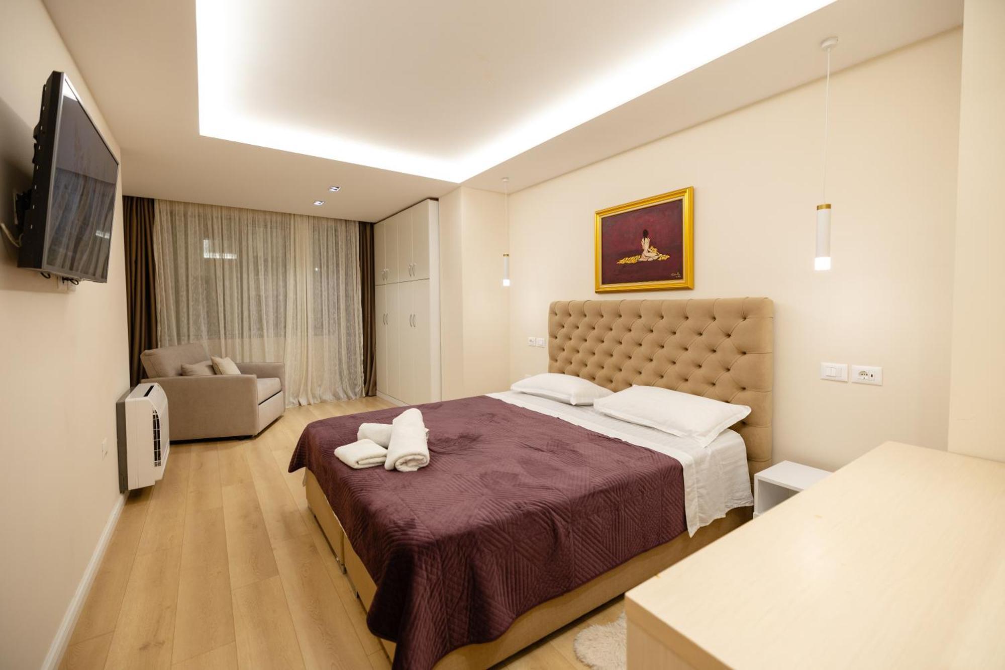 Luxury Center Observatori Apartment Tirana Bagian luar foto