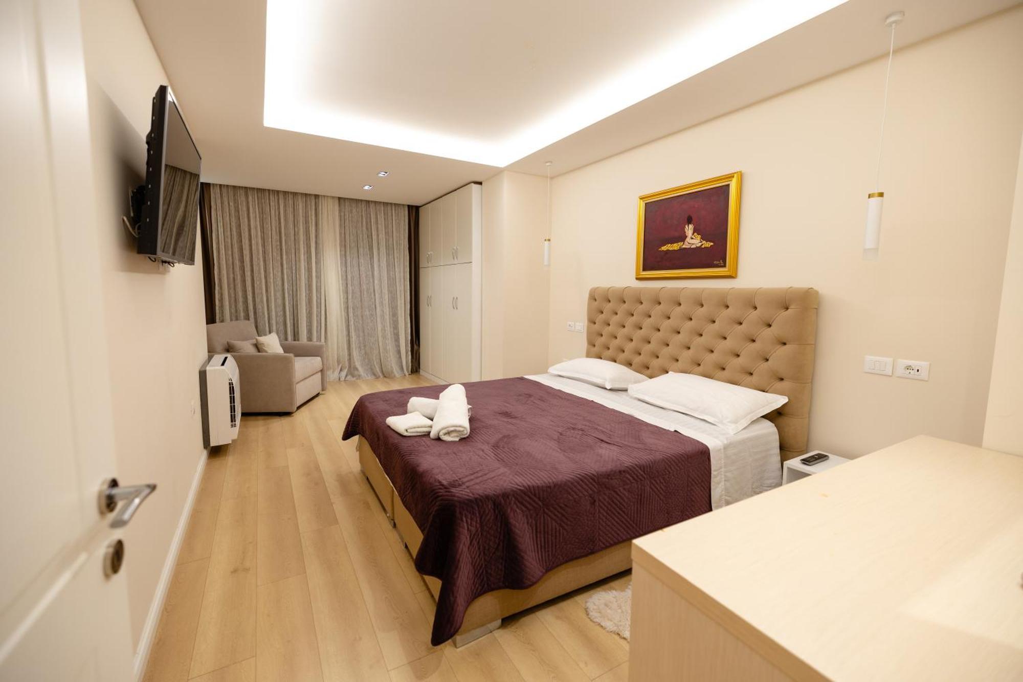 Luxury Center Observatori Apartment Tirana Bagian luar foto