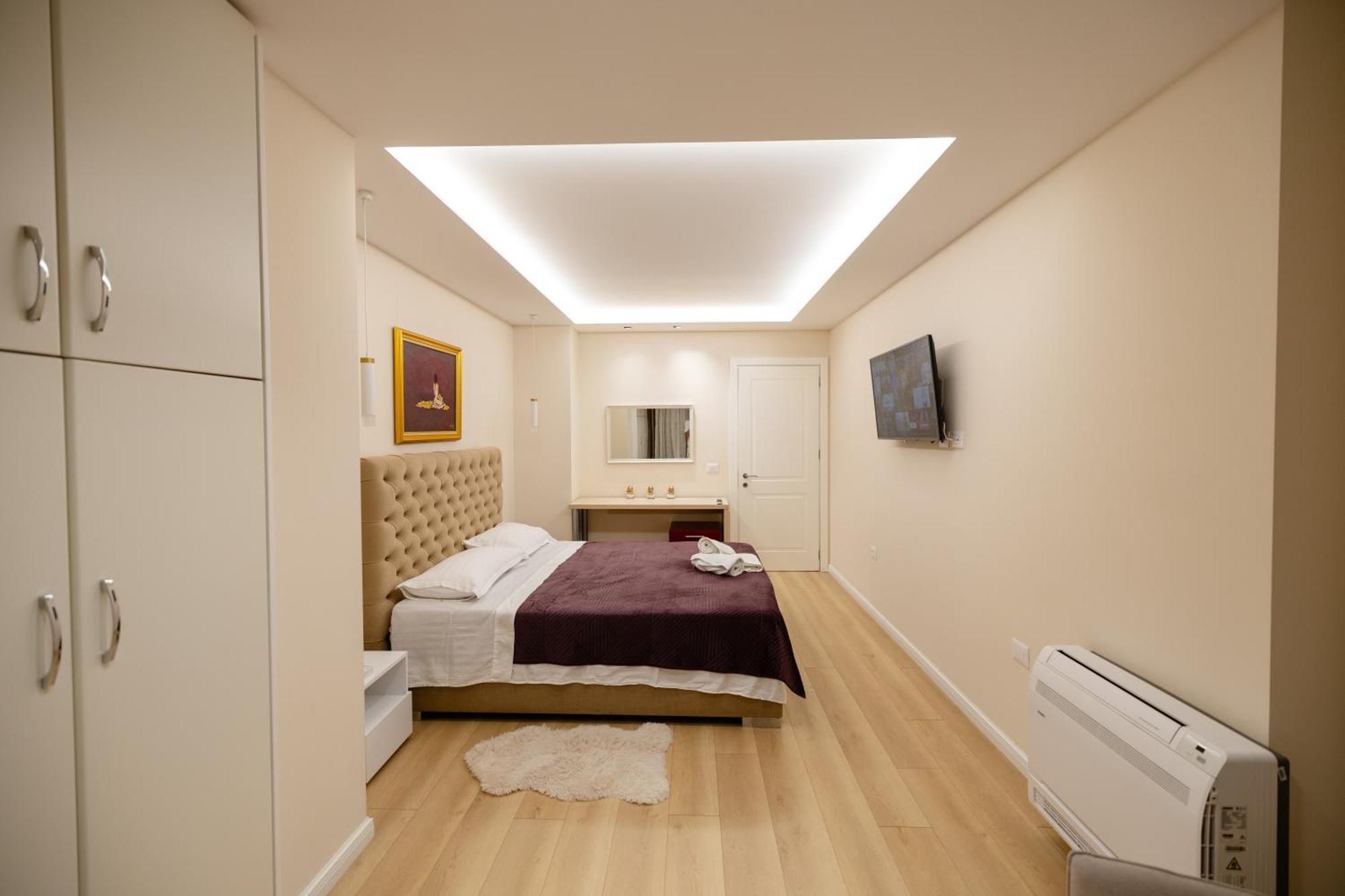 Luxury Center Observatori Apartment Tirana Bagian luar foto