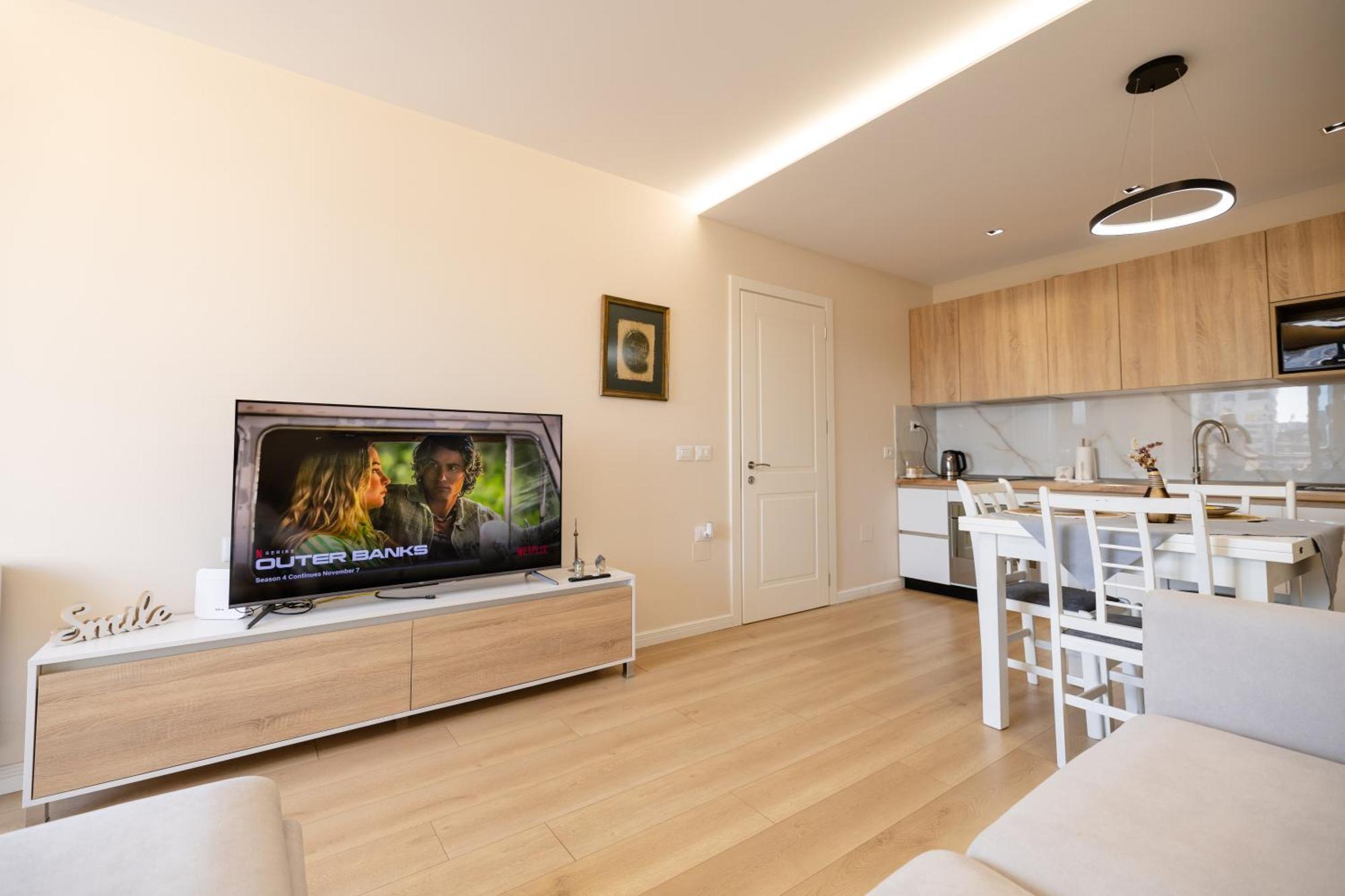 Luxury Center Observatori Apartment Tirana Bagian luar foto