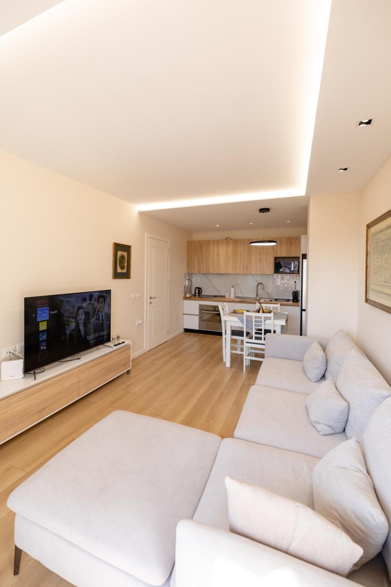Luxury Center Observatori Apartment Tirana Bagian luar foto
