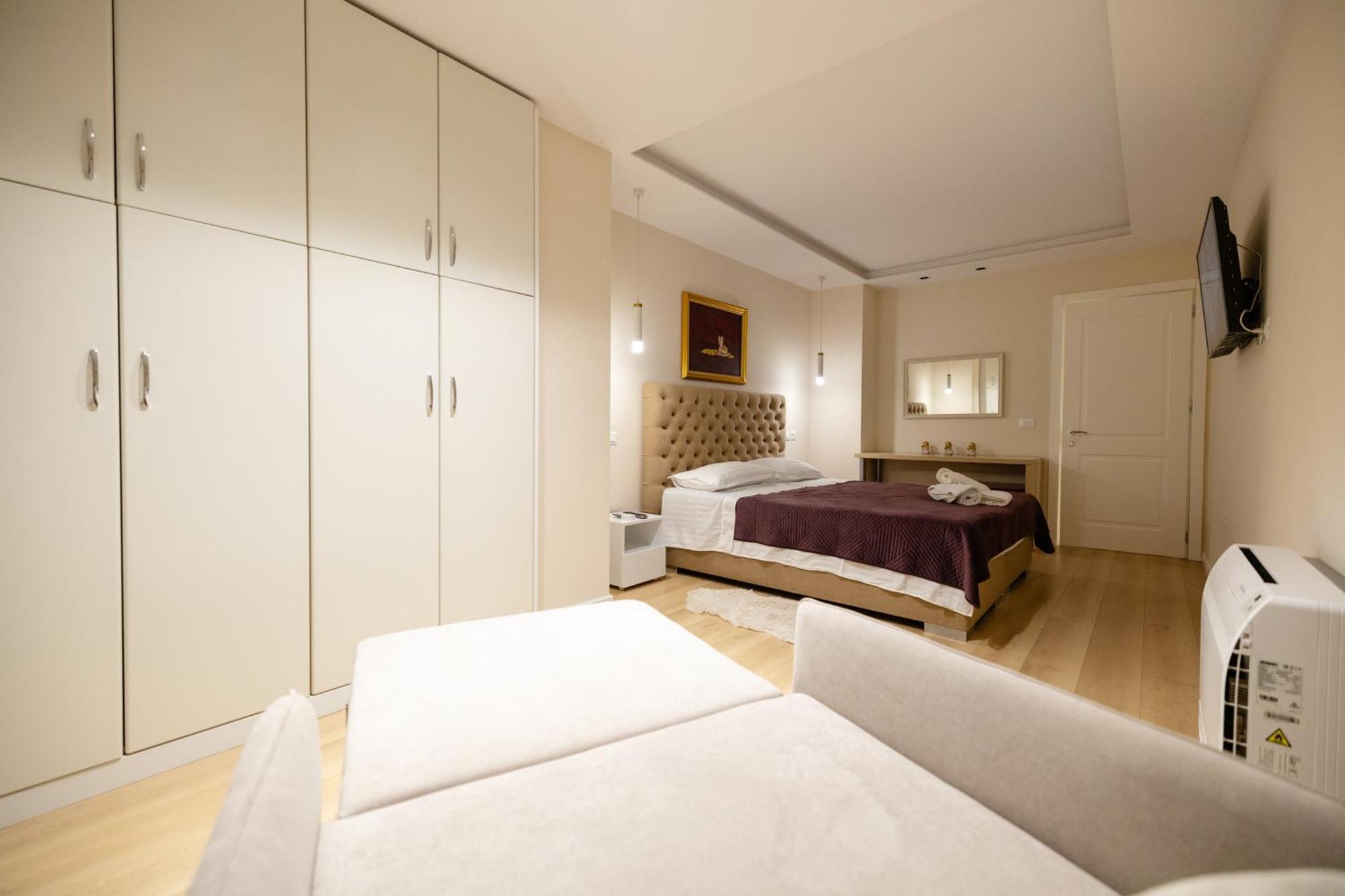 Luxury Center Observatori Apartment Tirana Bagian luar foto