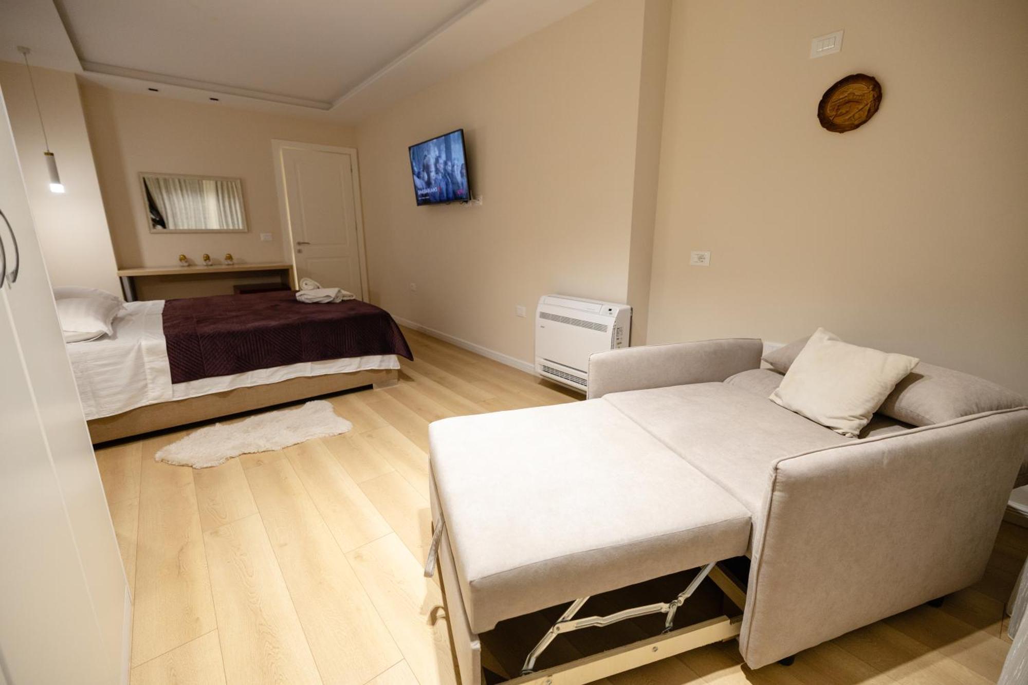 Luxury Center Observatori Apartment Tirana Bagian luar foto